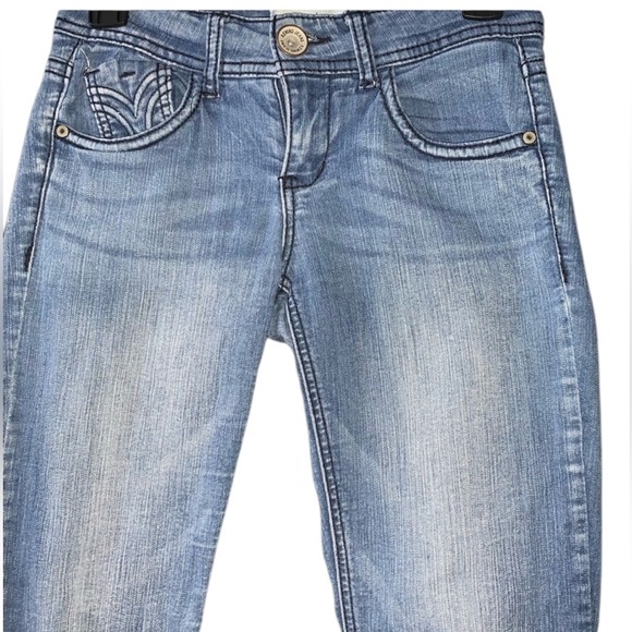 Size 1 Rewind Light Blue Denim Midrise Straight Leg Stretchy 5 Pocket Jeans - Picture 3 of 5